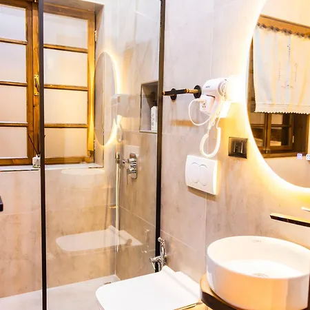 Blin Hotel